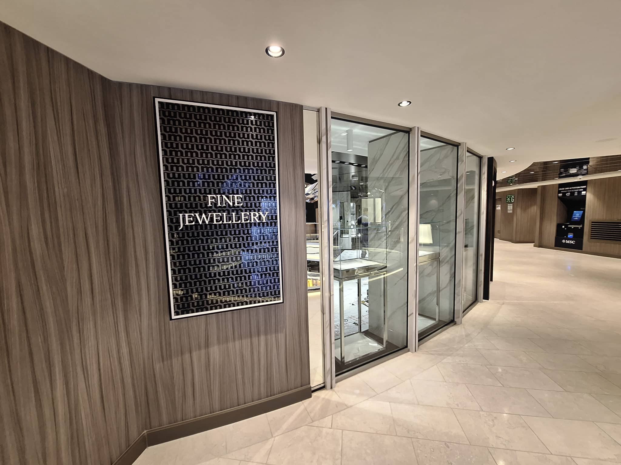 LuxuryJewelry_MSCWorldAmerica_01 Luxury Jewelry MSC World America Agencement Paul Champs